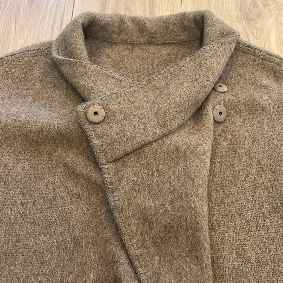 Peruvian Alpaca and Wool Blend Short Cocoon Coat with Pockets - Picture 4 of 9